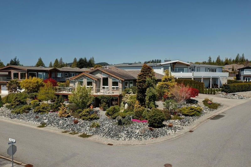 6327 Baillie Road, Sechelt, British Columbia