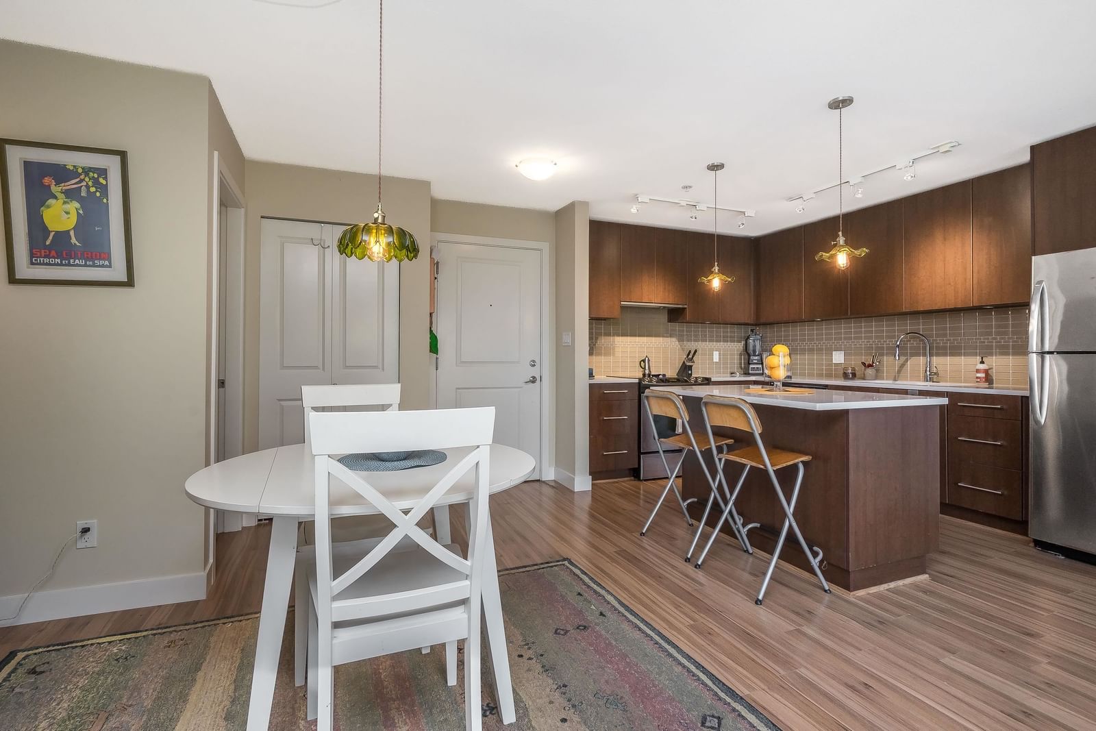 Listing Image 9