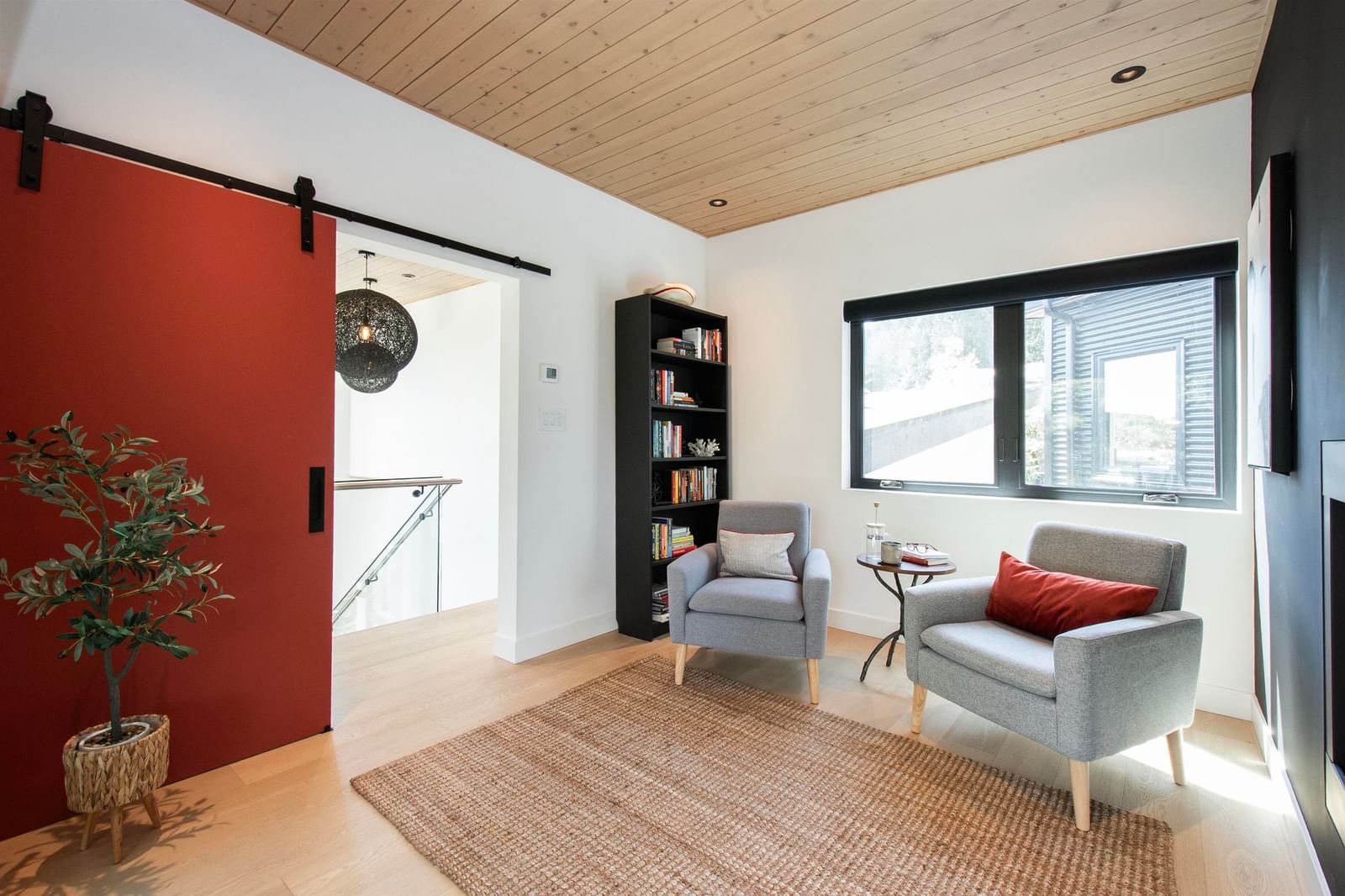 Listing Image 19