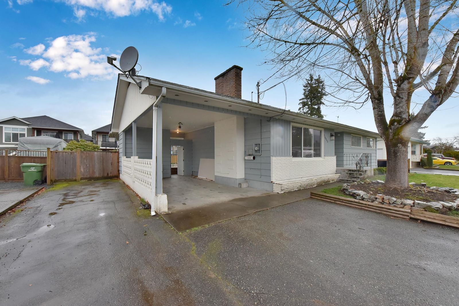 Listing Image 4