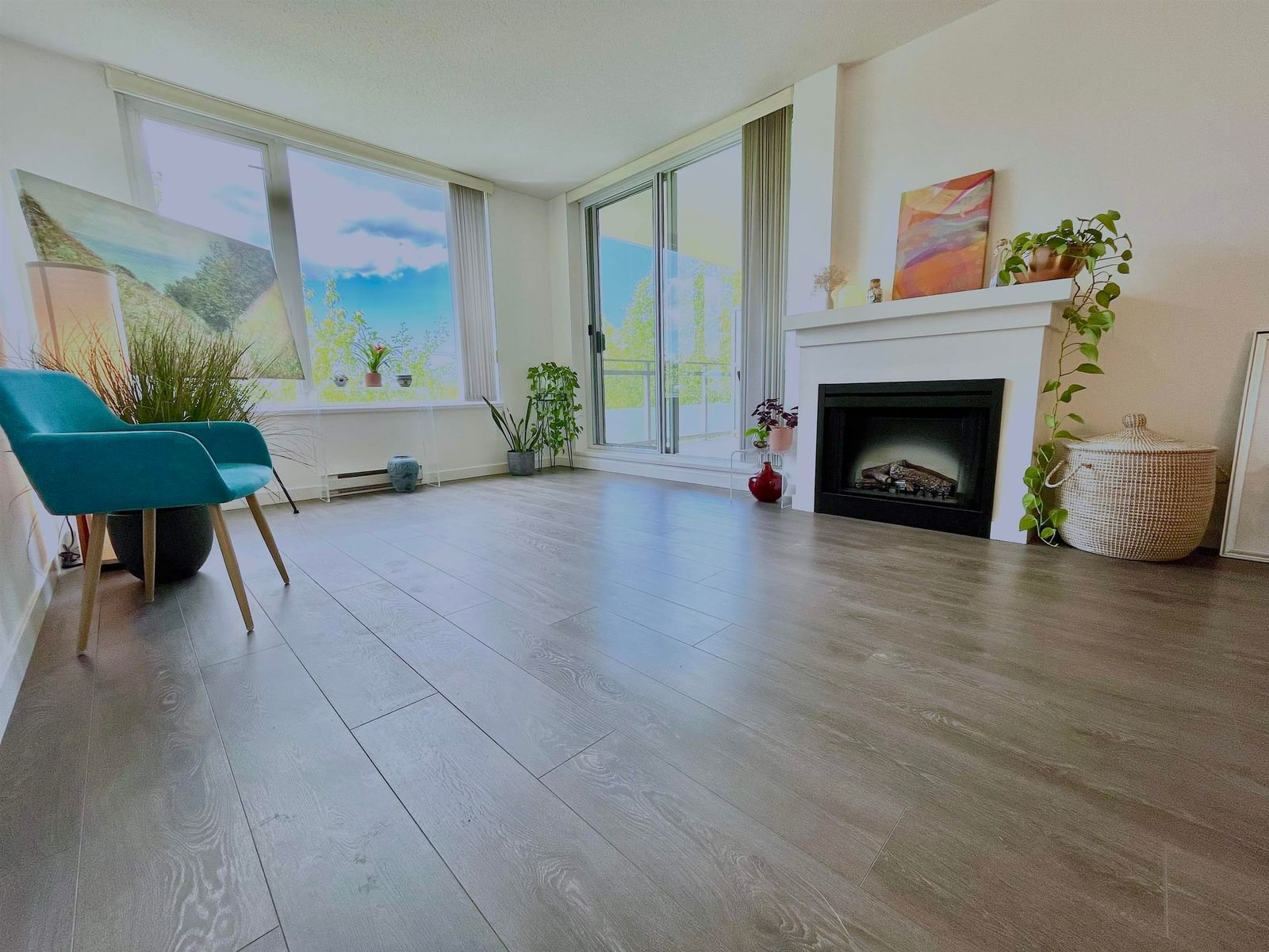 Listing Image 11