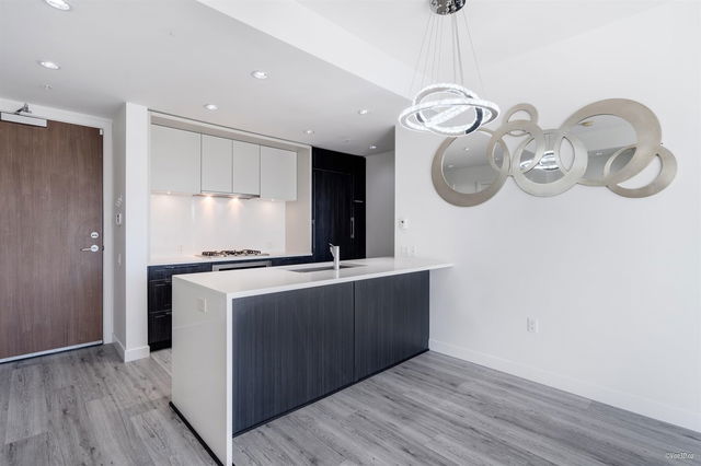 PH6 - 6633 Cambie Street