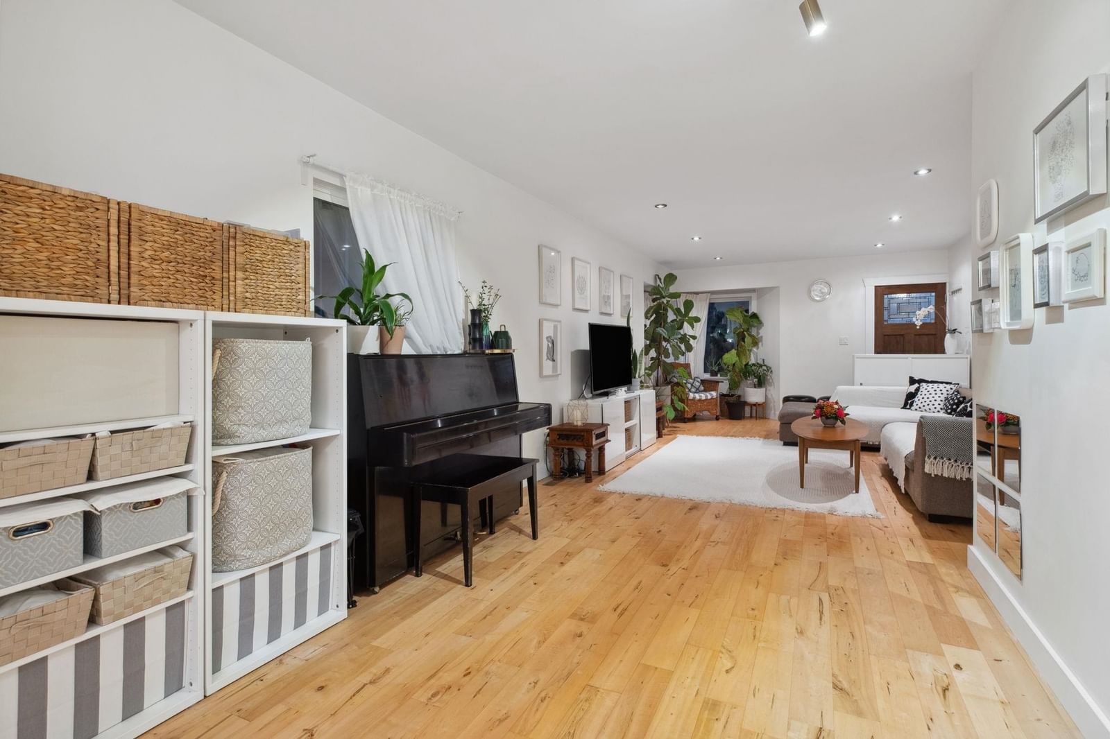 Listing Image 10