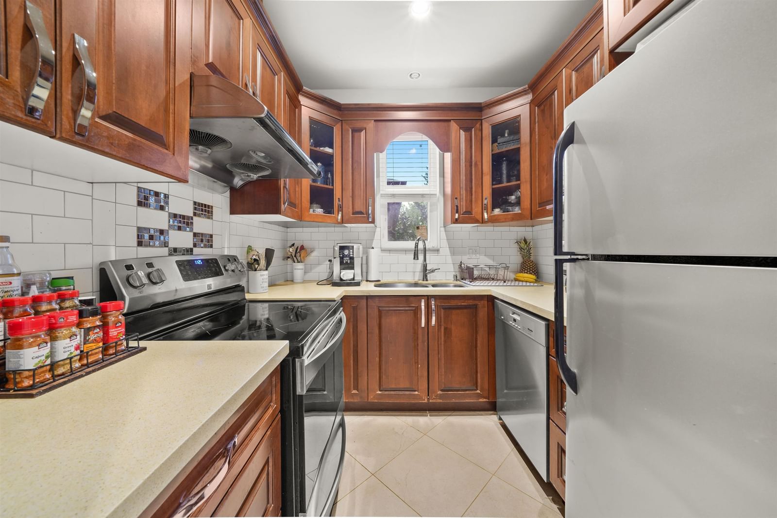 Listing Image 14