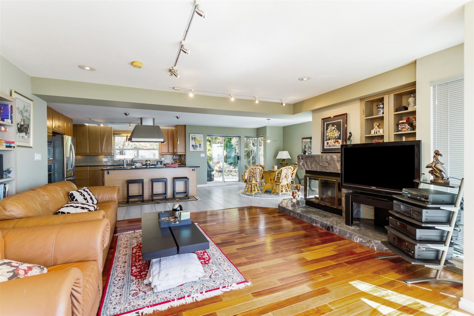 Listing Image 15