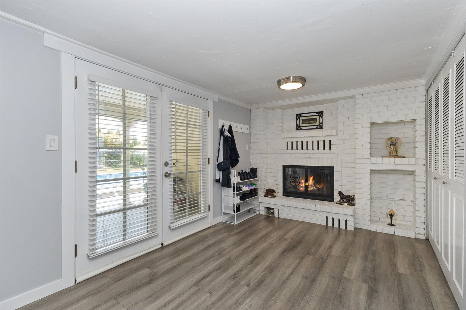 Listing Image 21