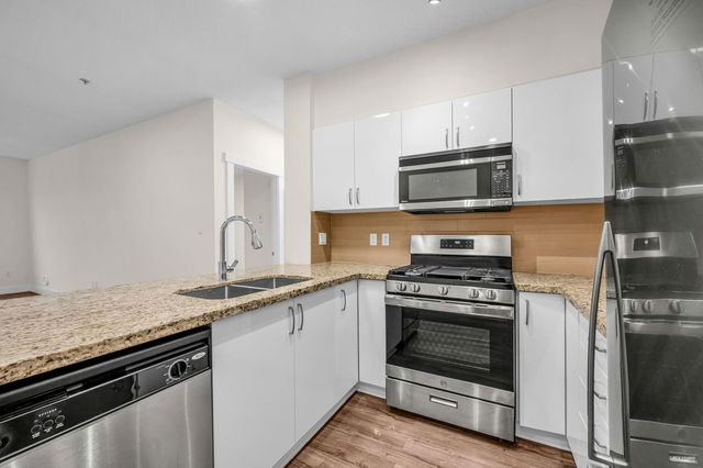 313 - 2601 Whiteley Court