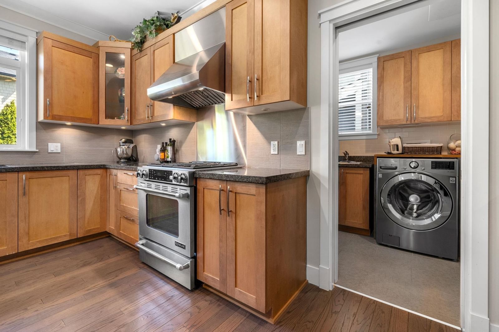 Listing Image 19