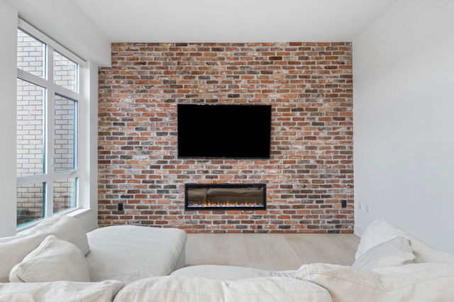 121 - 300 Salter Street
