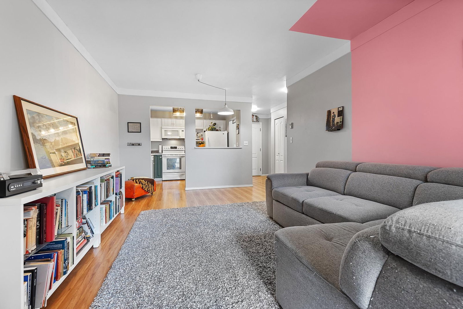 Listing Image 12