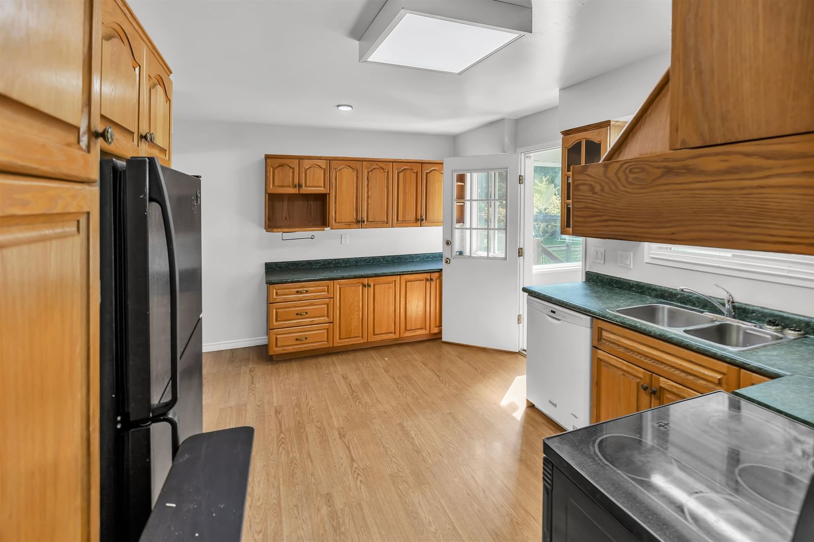 Listing Image 11