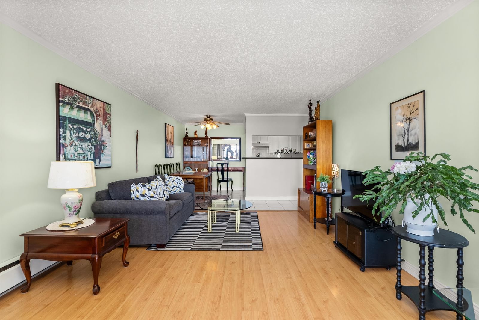 Listing Image 16