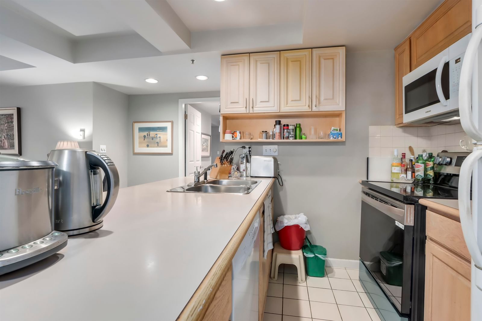 Listing Image 10