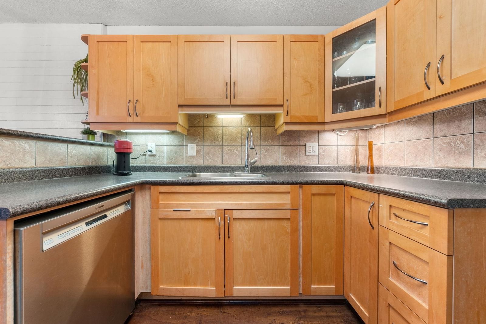 Listing Image 17