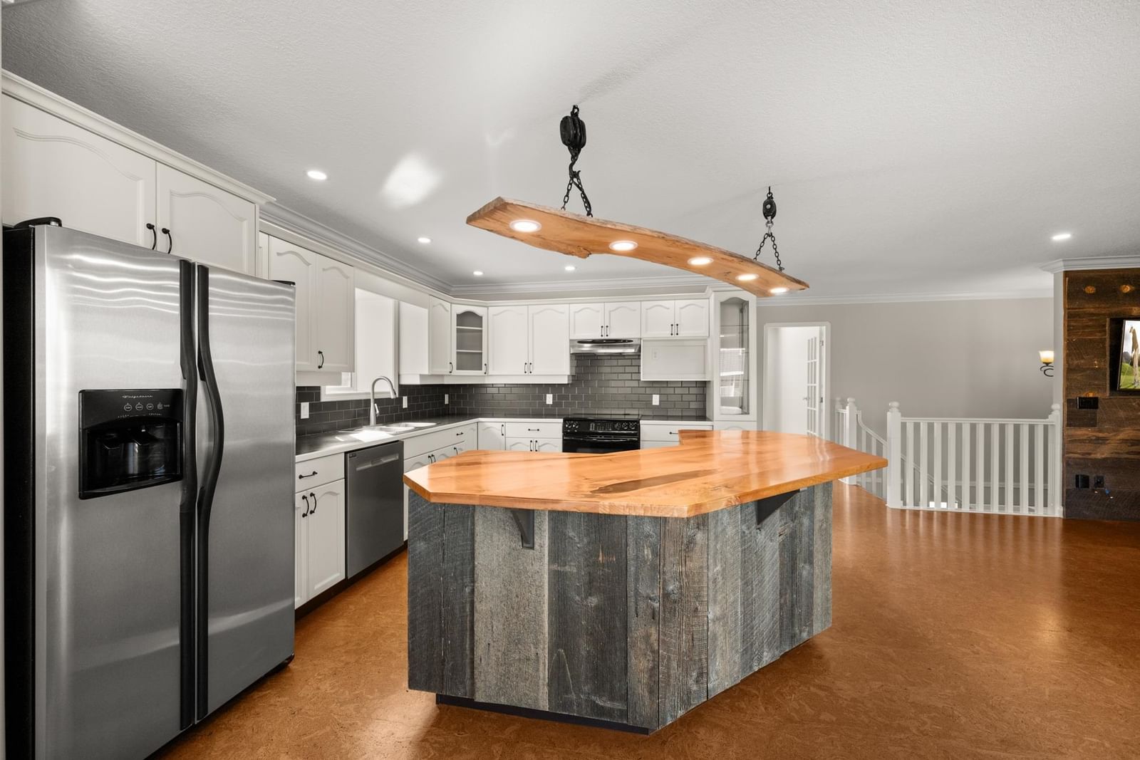 Listing Image 10
