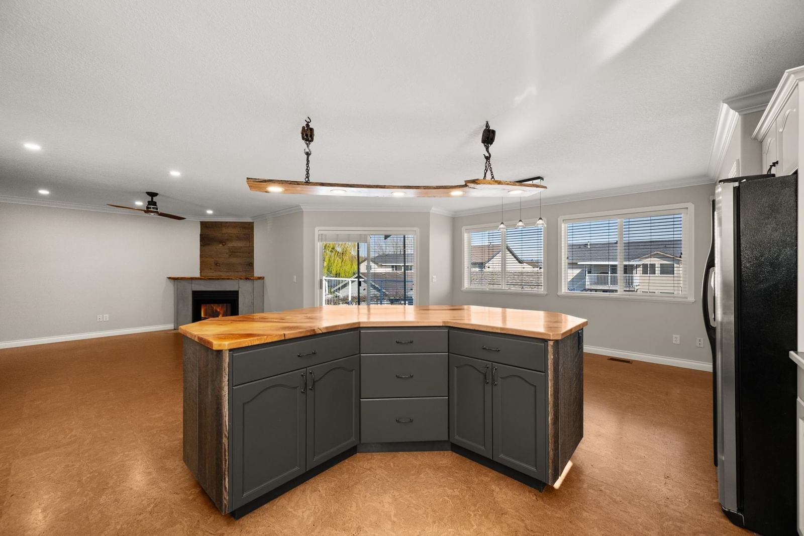 Listing Image 9