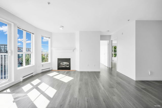 PH 2 - 6991 Victoria Drive