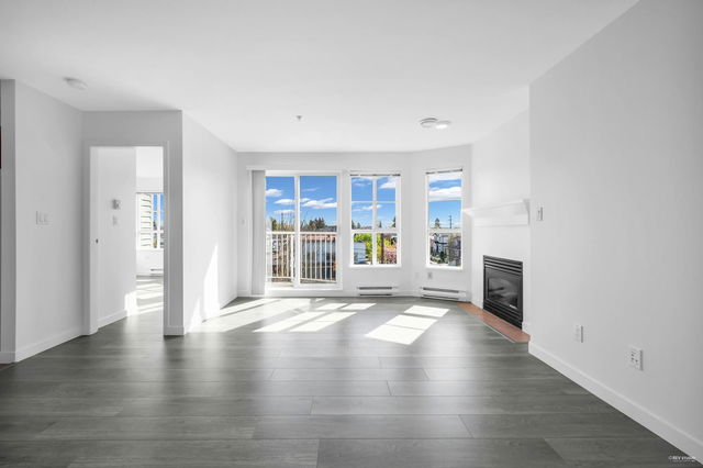 PH 2 - 6991 Victoria Drive