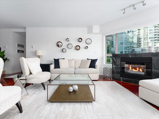 302 - 1600 Hornby Street