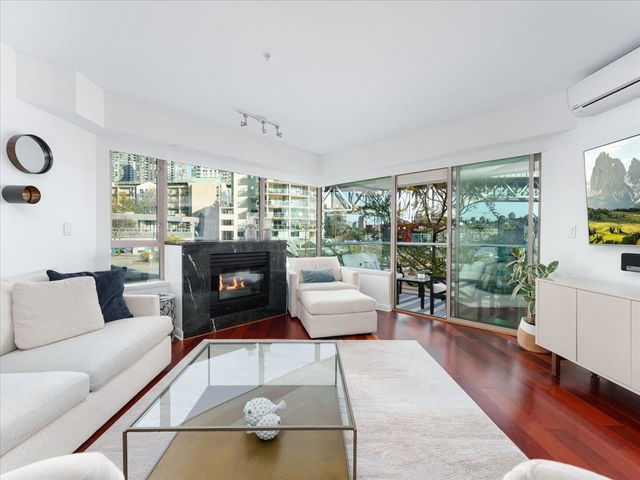 302 - 1600 Hornby Street
