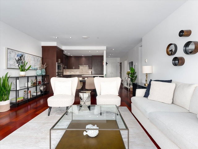 302 - 1600 Hornby Street