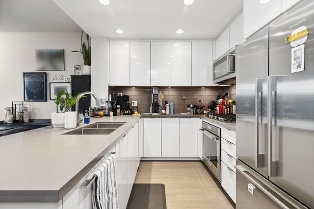 111 - 255 1st Street