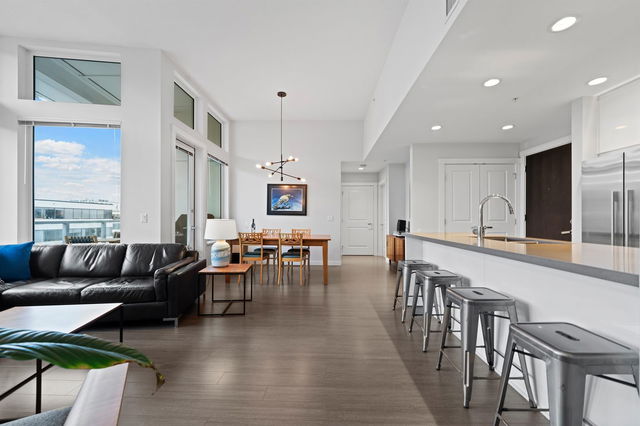 521 - 255 1st Street