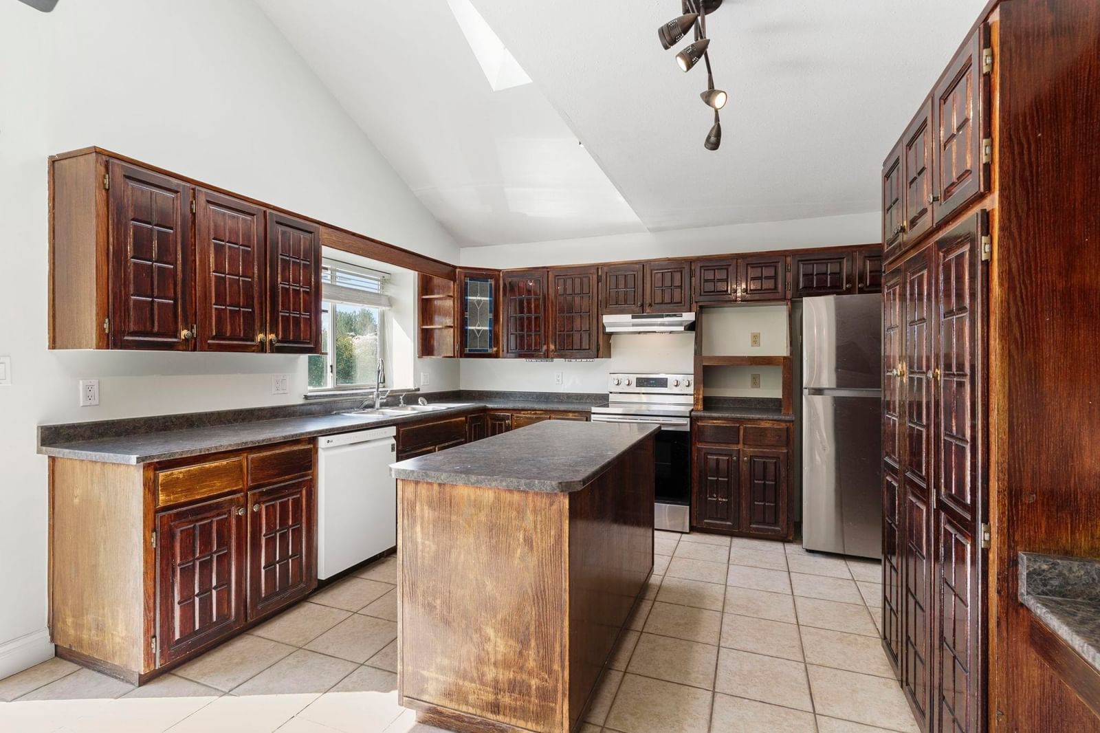 Listing Image 14
