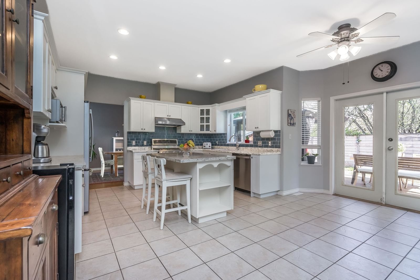 Listing Image 19