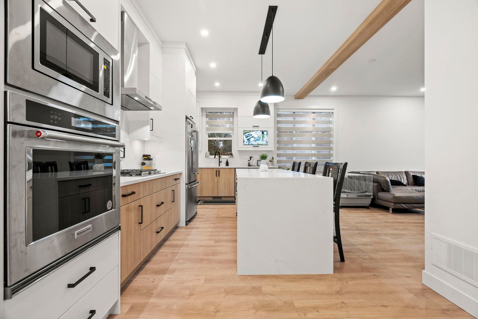 Listing Image 12