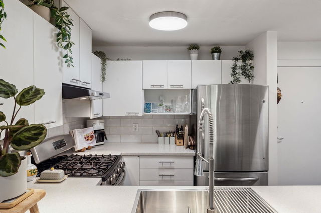 205 - 9319 University Crescent