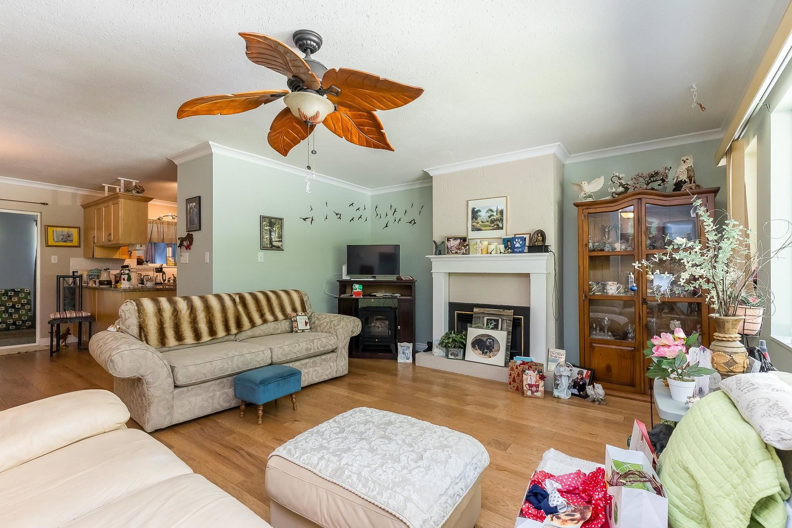 Listing Image 11