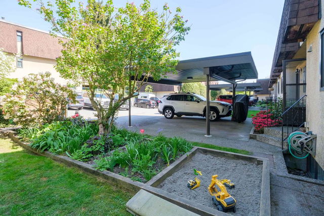 823 Old Lillooet Road