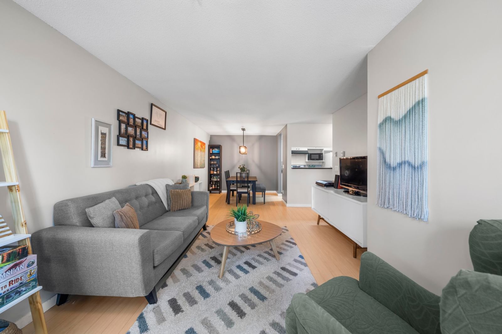 Listing Image 16