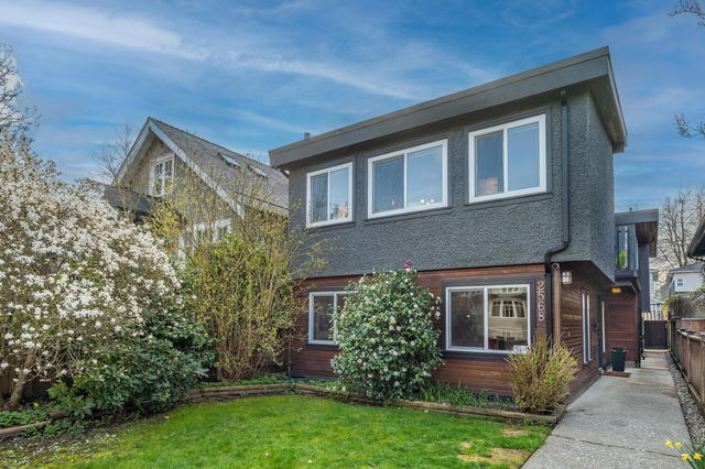 2568 Napier Street