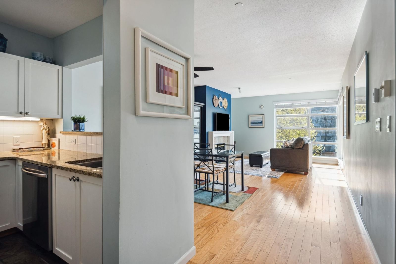 Listing Image 15