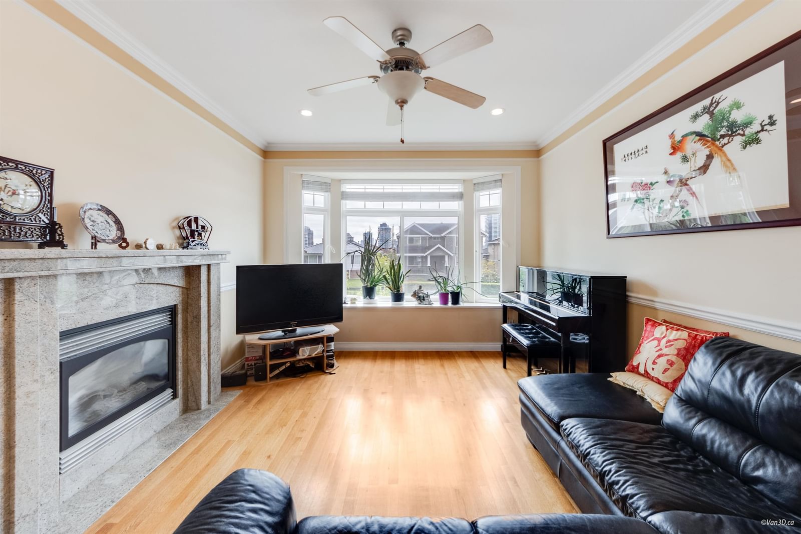Listing Image 5