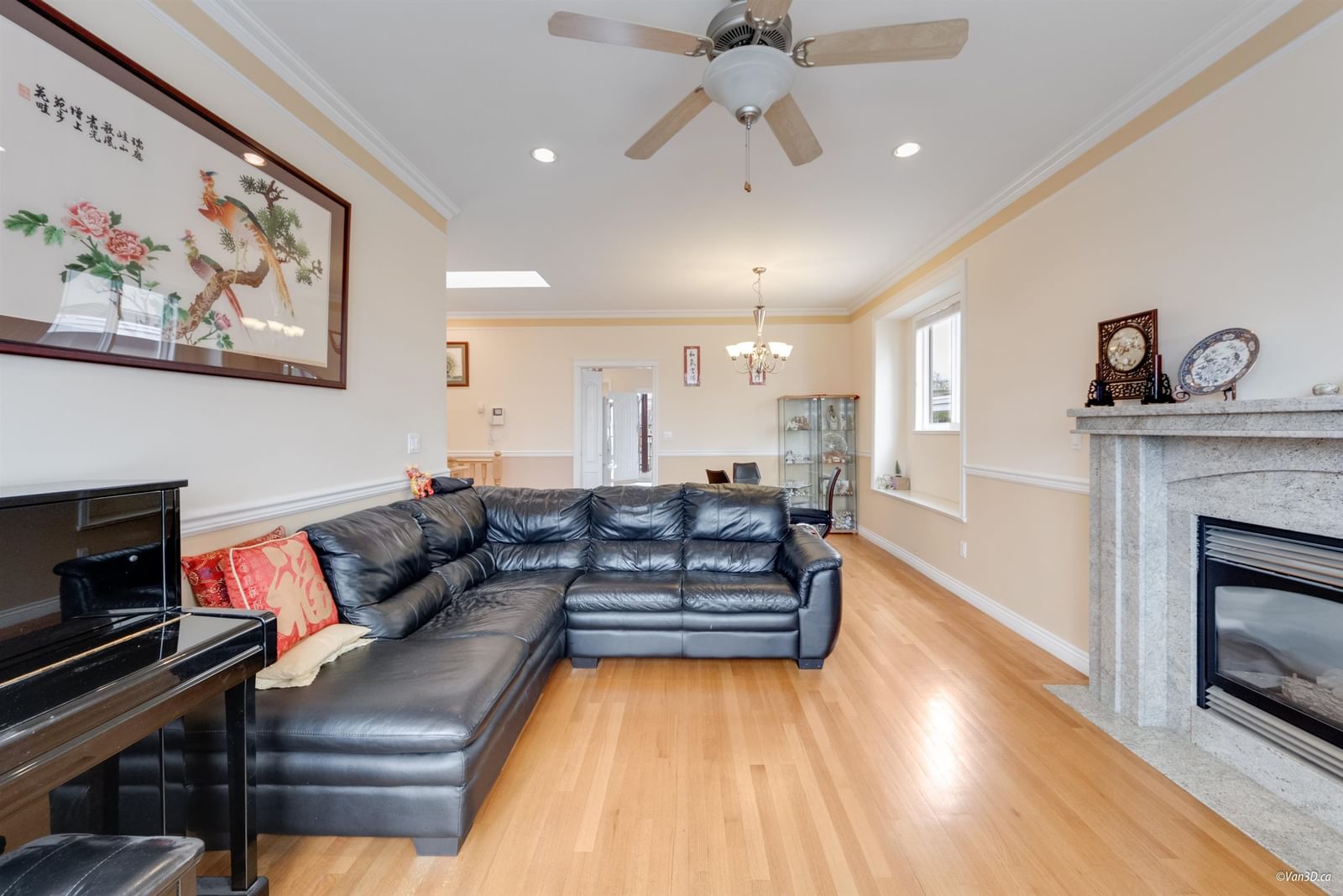 Listing Image 8