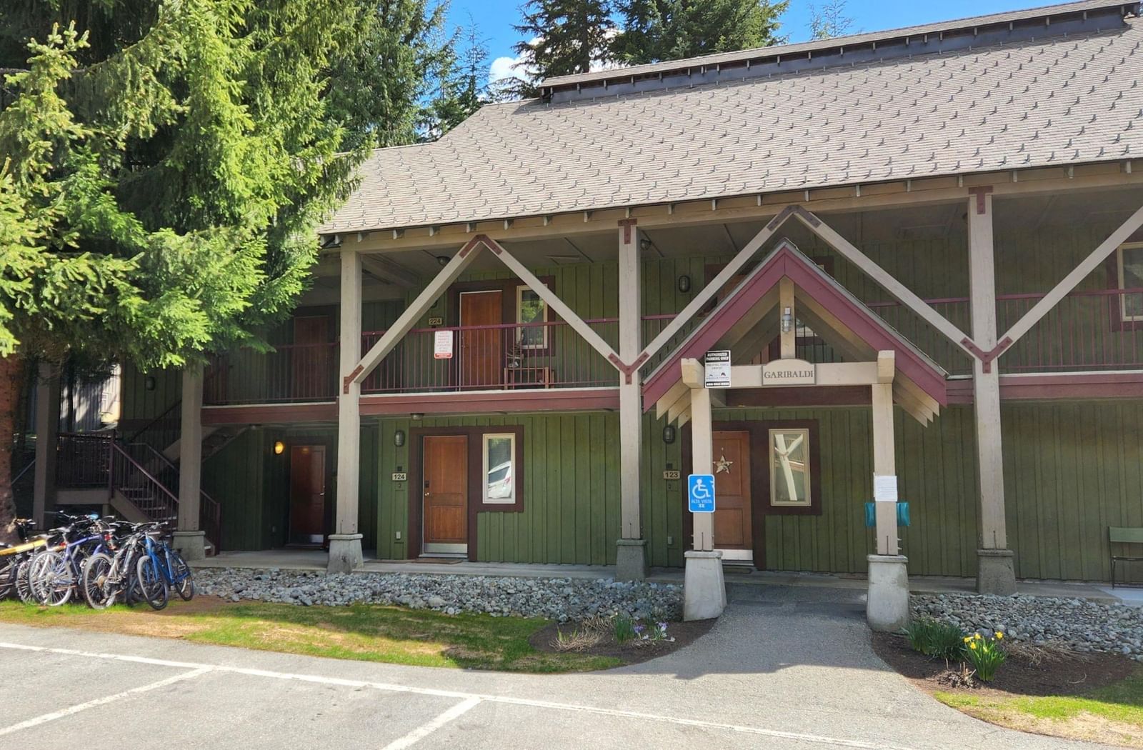 Listing Image 12