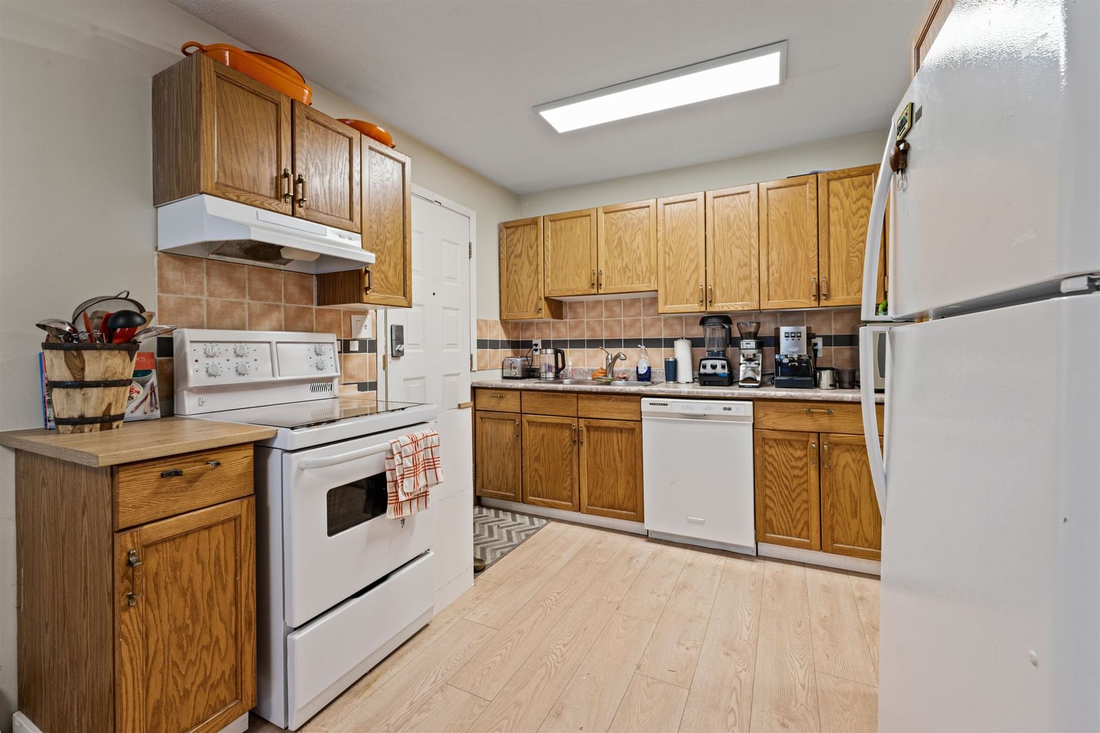 Listing Image 21