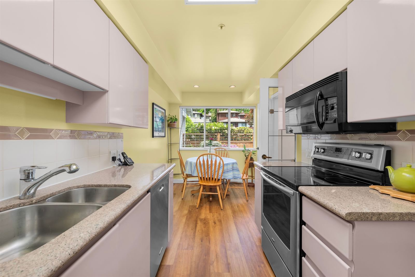 Listing Image 8