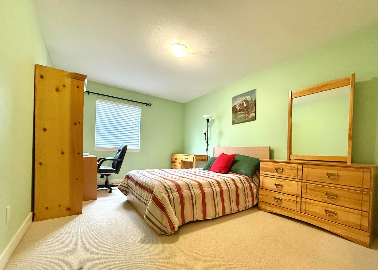 Listing Image 10