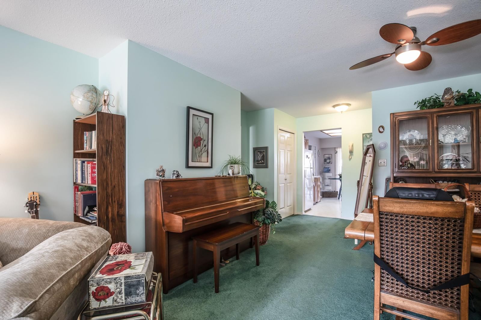 Listing Image 9
