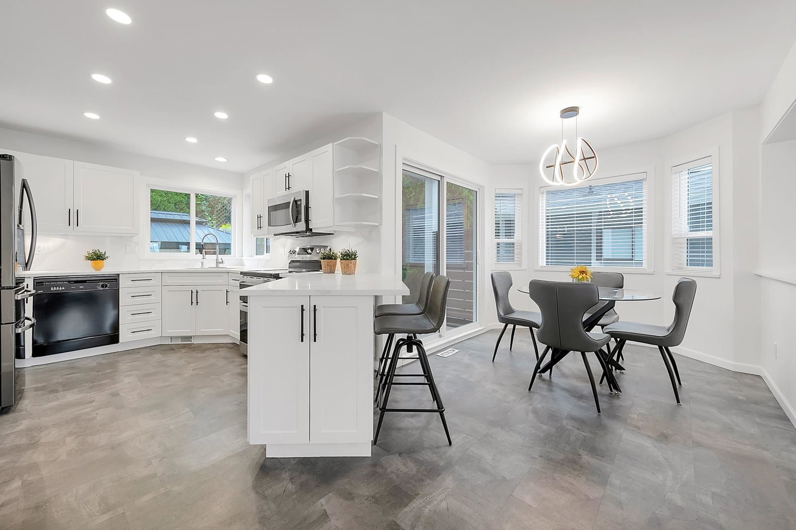 Listing Image 9