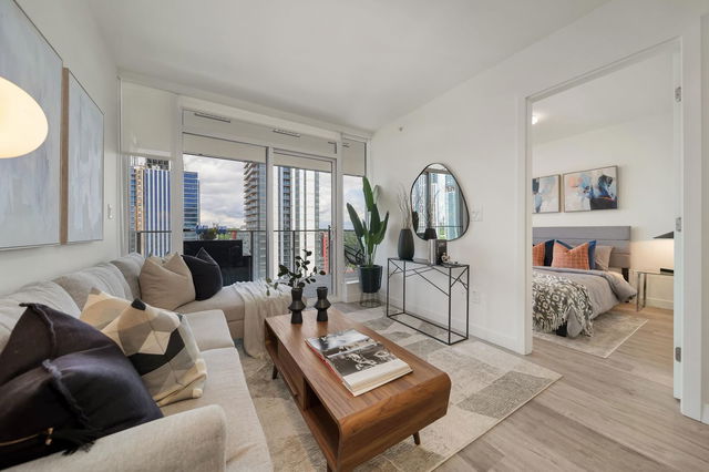 1808 - 9675 King George Boulevard