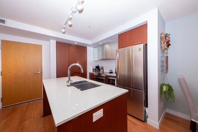 414 - 221 3rd Street