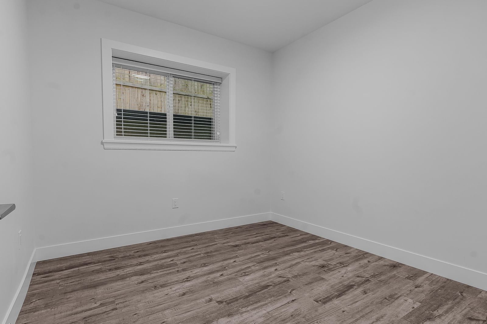 Listing Image 28