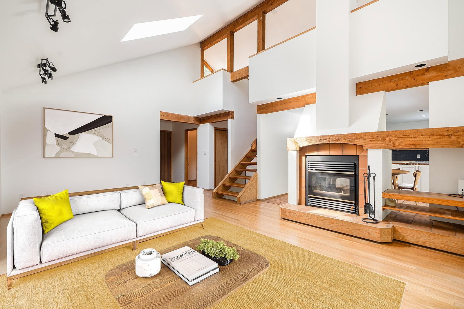 Listing Image 4