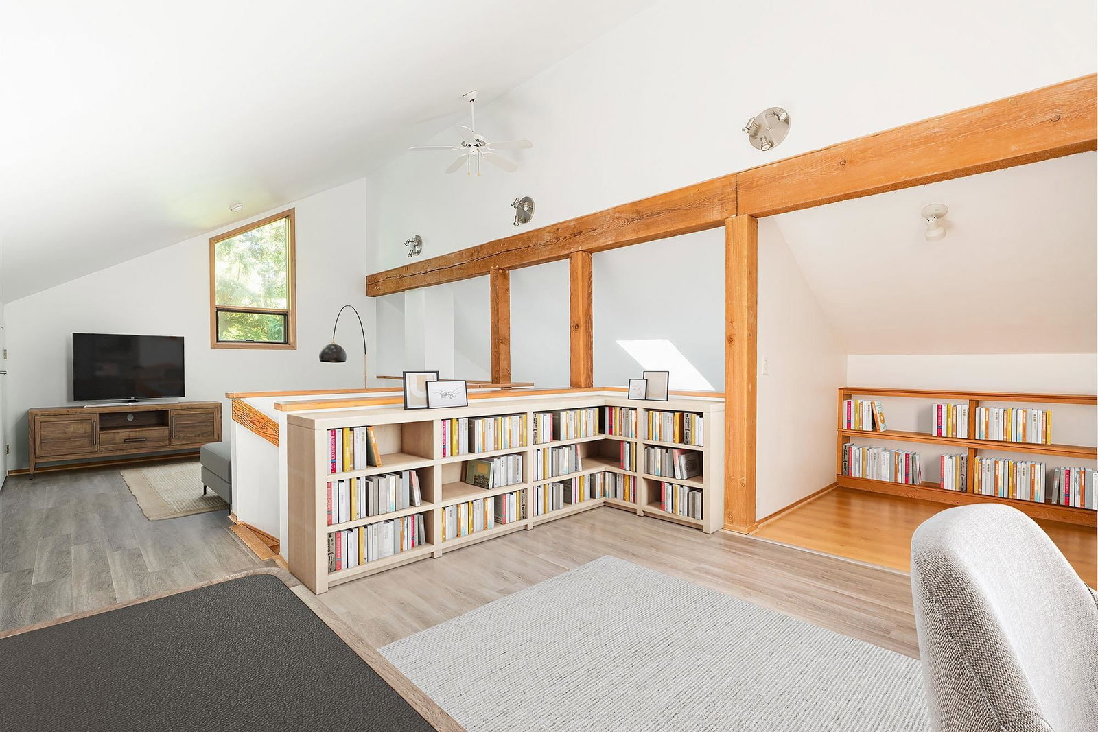Listing Image 8