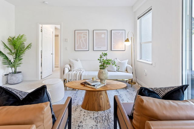 209 - 131 3rd Street